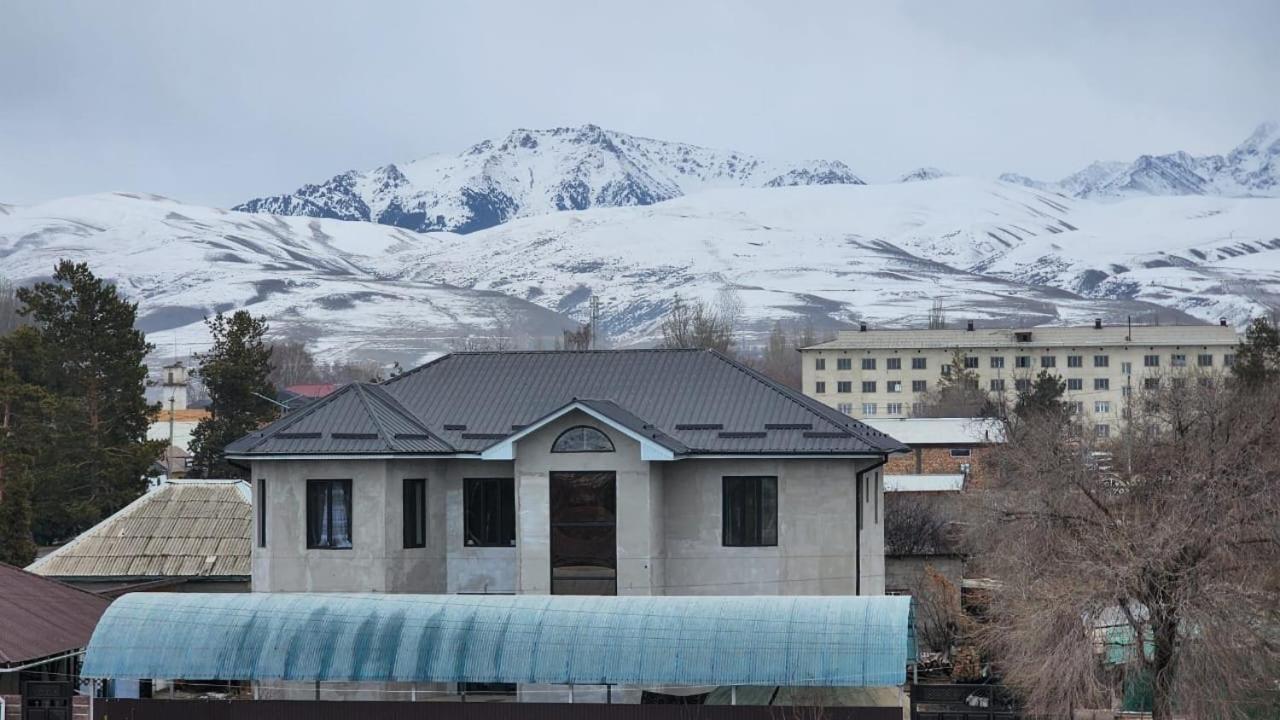 Tuenduek Guest House, Karakol Esterno foto